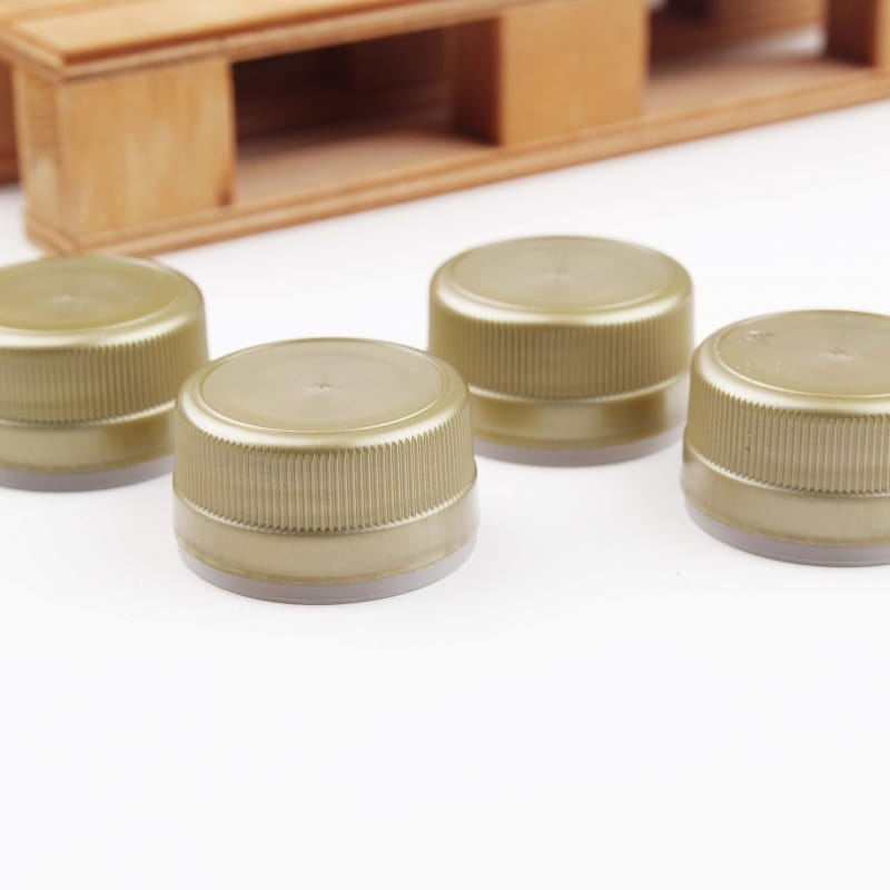 Zestaw plastikowych zakrętek fi 35 mm do gąsiorów i butelek 5L 3L 2L w kolorze złotym