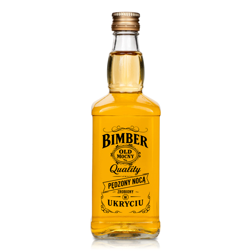 Kwadratowa butelka szklana Jack 0,5 l z nadrukiem Bimber Quality wzorowanym na etykiecie whisky, złoty trunek, białe tło
