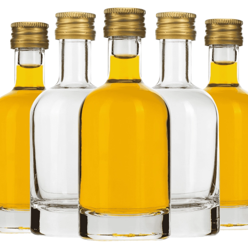 Pakiet 10 sztuk mini butelek szklanych Tadek 50 ml z żółtą nalewką na shoty i weselne podziękowania