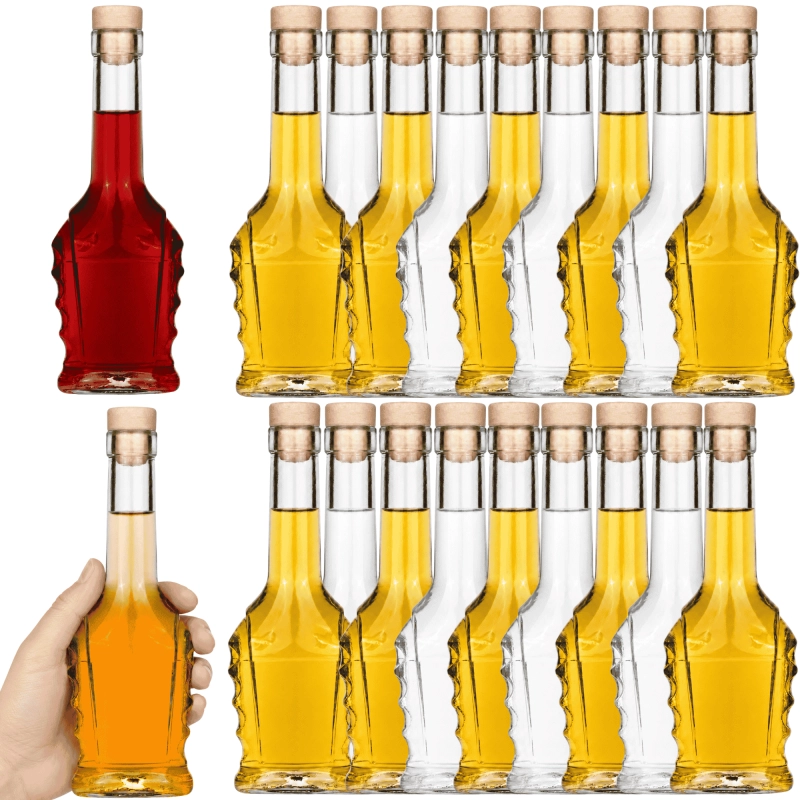 Dwadzieścia butelek szklanych Bukareszt 250 ml z korkiem grzybkiem ustawionych w rzędzie