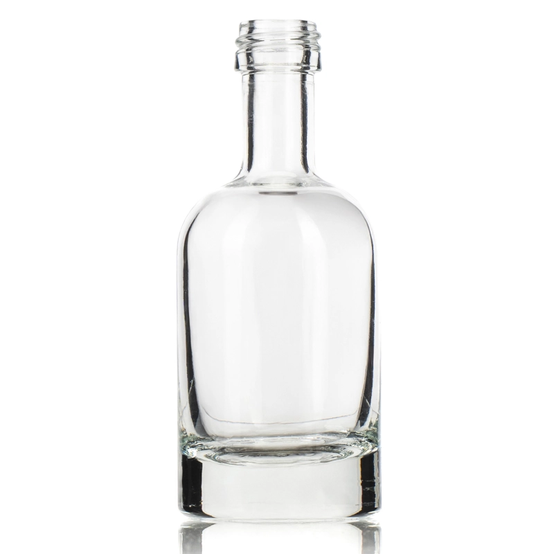 Mini butelka szklana Tadek 50 ml z gwintem 18/12, front pustej buteleczki na nalewki i shoty
